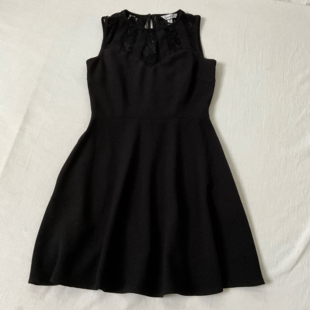 SPEECHLESS Dress with Pockets and Lace Detail Size M(2/4) Black